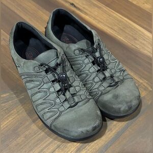 KLOGS Napoli Women's Comfort Bungee Cord Shoes Green Suede Size 8M